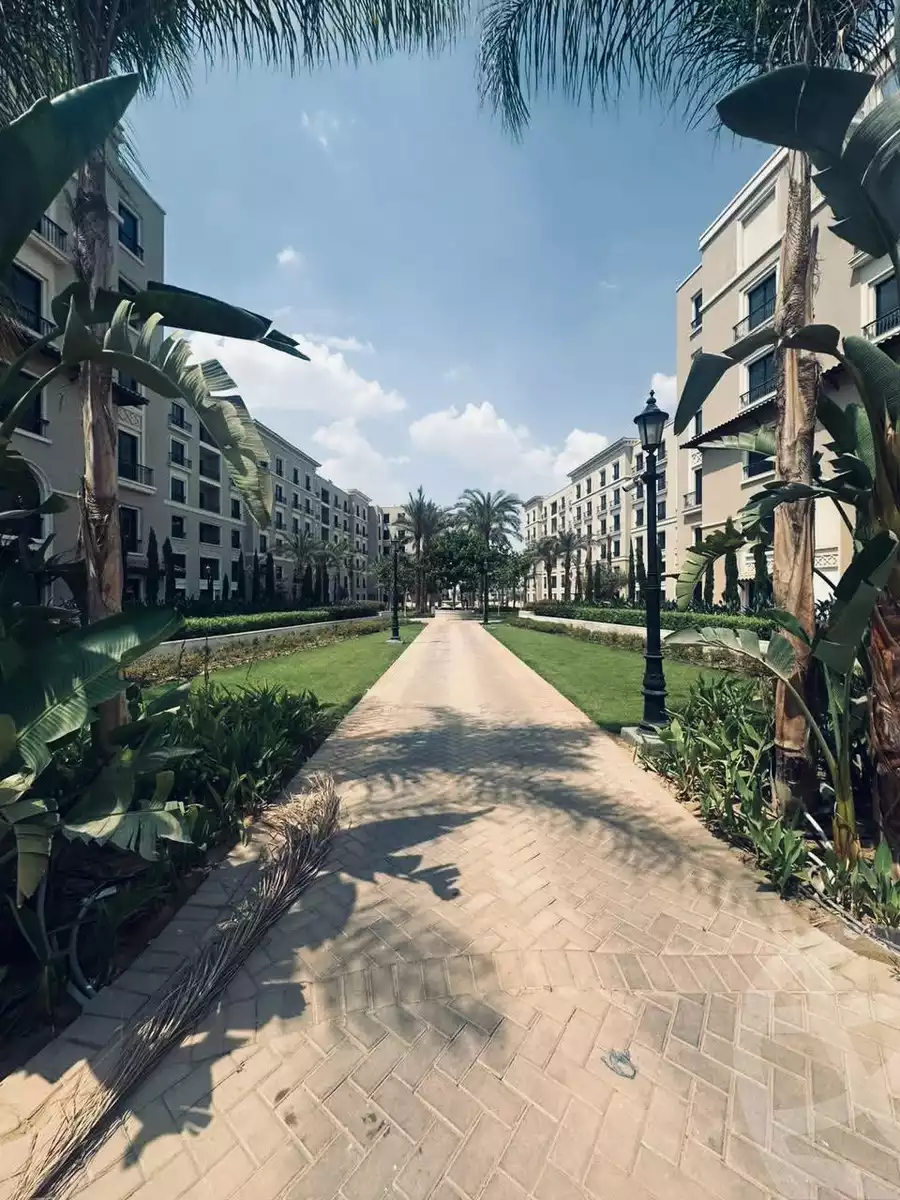 https://aqarmap.com.eg/ar/listing/6682985-for-sale-cairo-el-sheikh-zayed-city-compounds-kmbwnd-fyldj-wyst-dr-llttwyr