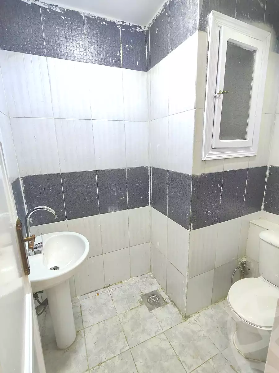 https://aqarmap.com.eg/ar/listing/6683537-for-sale-alexandria-sydy-bshr-sydy-bshr-bhry-gamal-abd-el-nasir-st