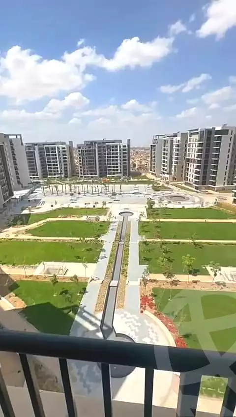 https://aqarmap.com.eg/ar/listing/6685095-for-sale-cairo-el-sheikh-zayed-city-compounds-zyd-wr-llttwyr-park-towers-zed-el-sheikh-zayed-compound