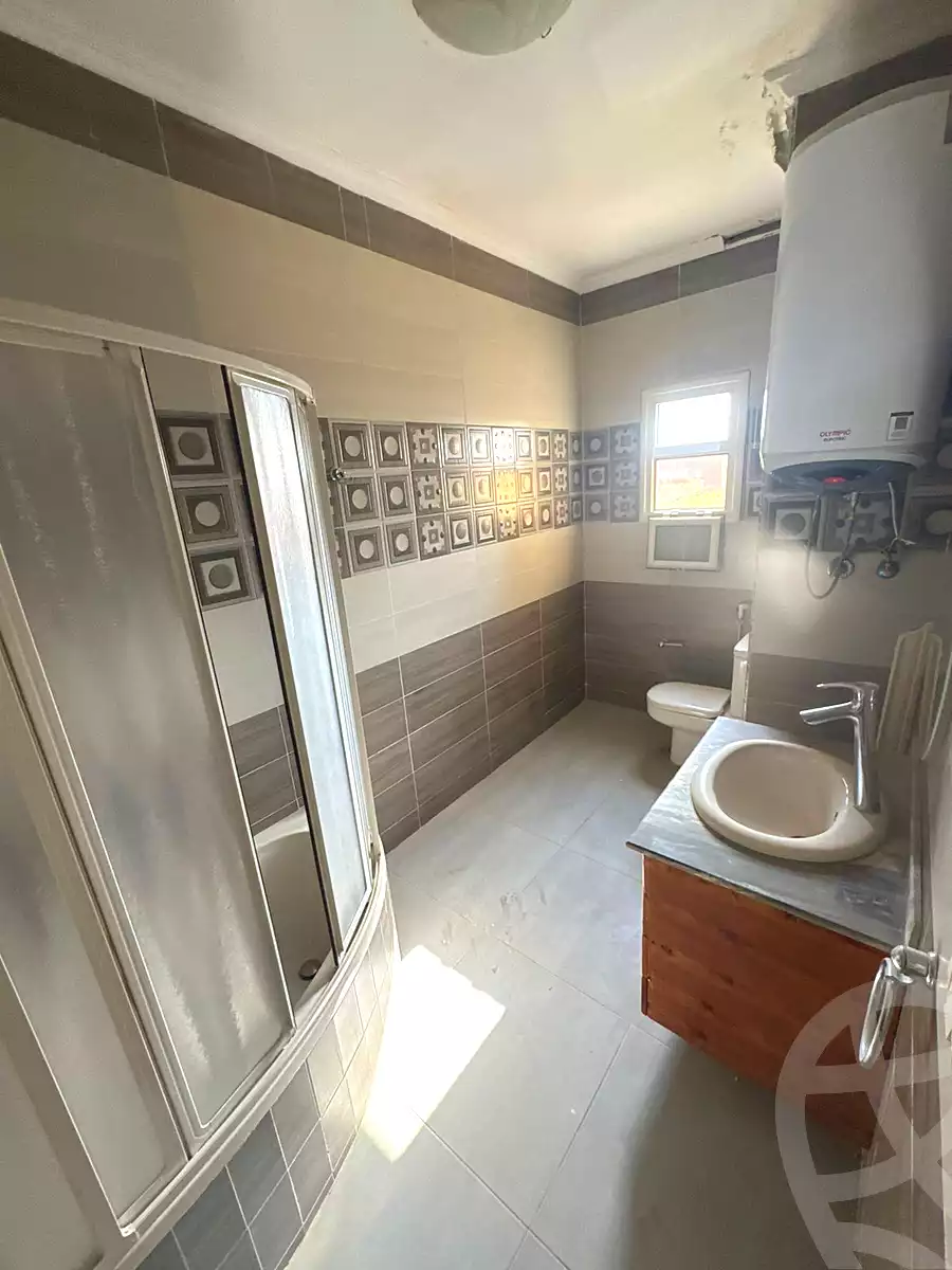 https://aqarmap.com.eg/en/listing/6686448-for-rent-cairo-new-cairo-compounds-golden-heights-1