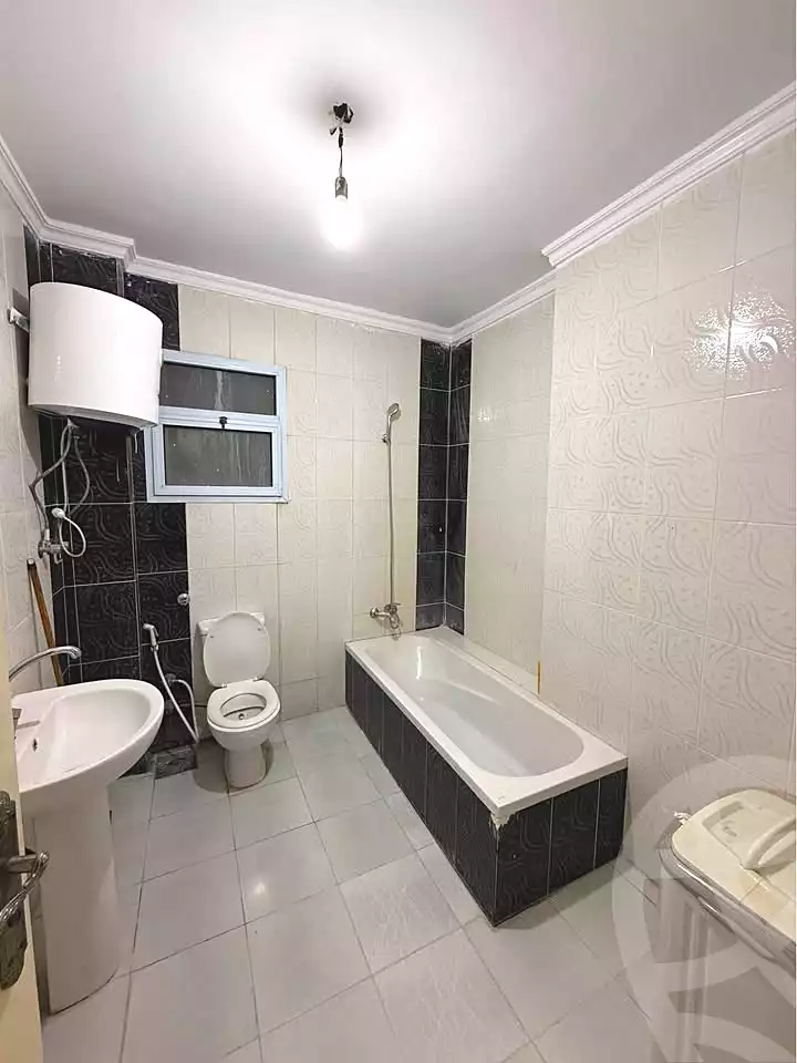 https://aqarmap.com.eg/ar/listing/6688712-for-sale-alexandria-el-asafra-l-sfr-bhry-atlas-st