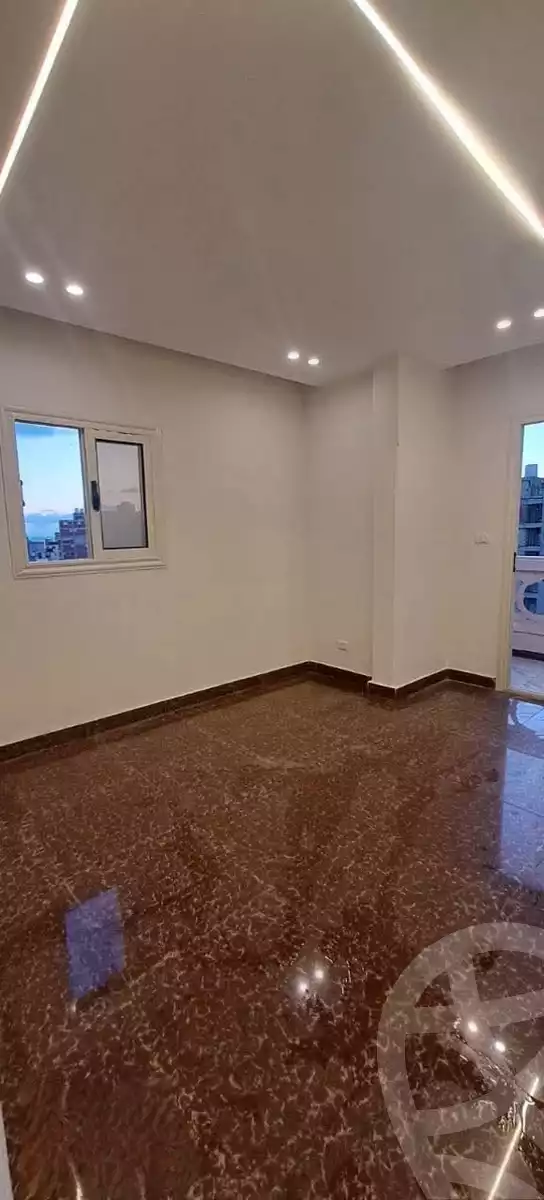 https://aqarmap.com.eg/ar/listing/6692629-for-sale-alexandria-miami-khld-bn-lwlyd