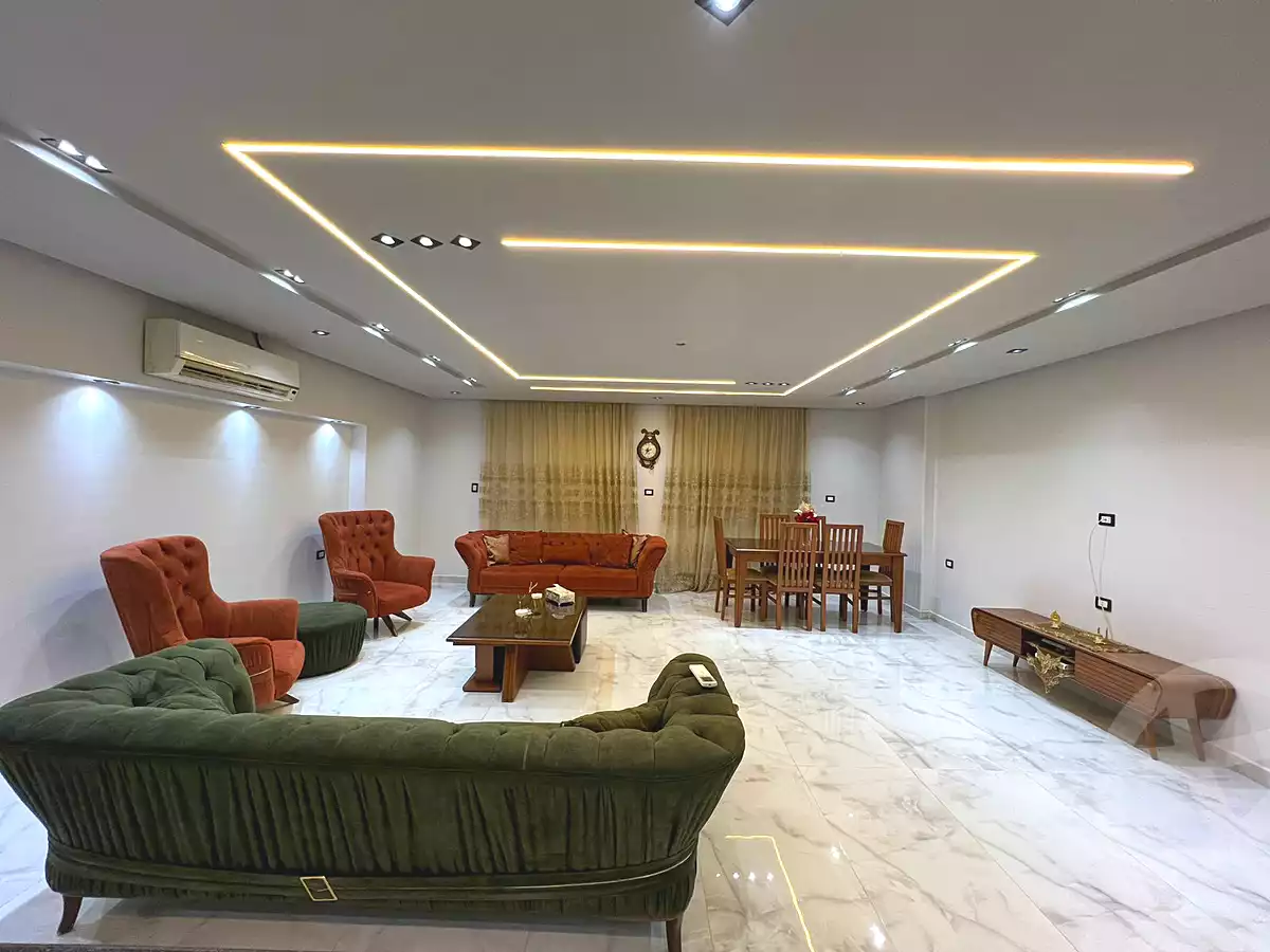 https://aqarmap.com.eg/ar/listing/6692741-for-sale-cairo-el-sheikh-zayed-city-compounds-el-khamayel