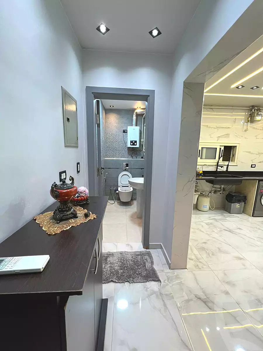 https://aqarmap.com.eg/ar/listing/6692741-for-sale-cairo-el-sheikh-zayed-city-compounds-el-khamayel