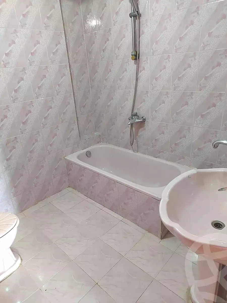 https://aqarmap.com.eg/en/listing/6697297-for-rent-cairo-helwan-sherif-st