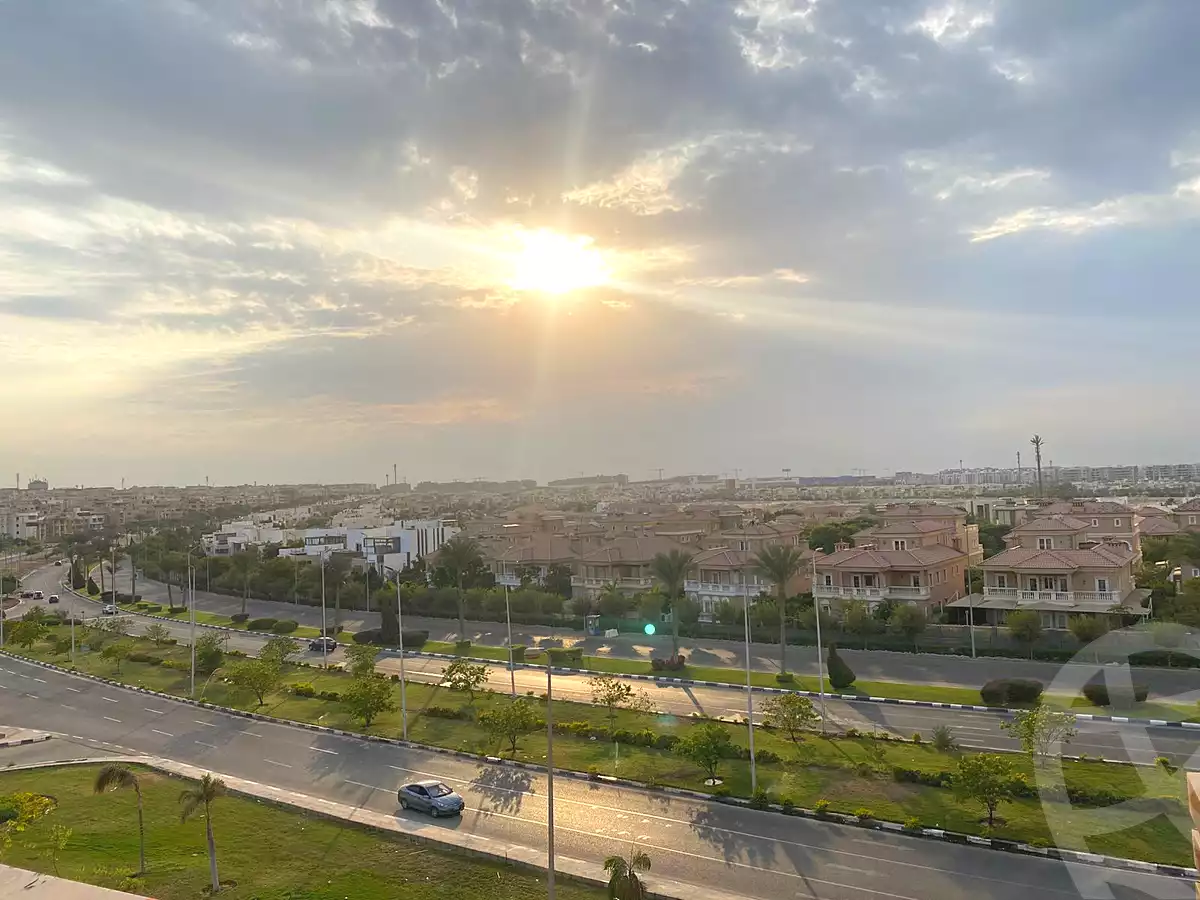 https://aqarmap.com.eg/ar/listing/6698482-for-sale-cairo-new-cairo-ganob-el-akadamiya-orouba-axis