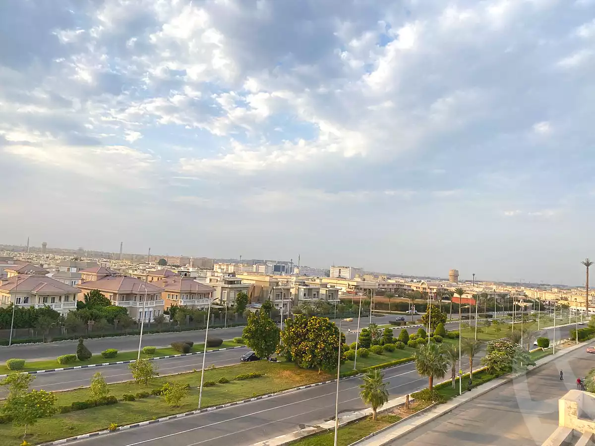 https://aqarmap.com.eg/ar/listing/6698482-for-sale-cairo-new-cairo-ganob-el-akadamiya-orouba-axis