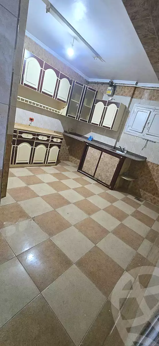 https://aqarmap.com.eg/ar/listing/6700478-for-rent-cairo-helwan-helwan-el-sharkeya-heidar-st