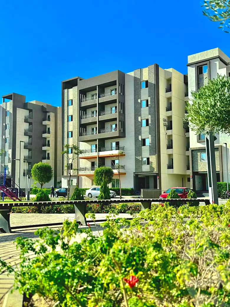 https://aqarmap.com.eg/ar/listing/6702231-for-sale-cairo-6th-of-october-hadaeq-october-kmbwnd-fy-hdyq-ktwbr-rock-eden-compound