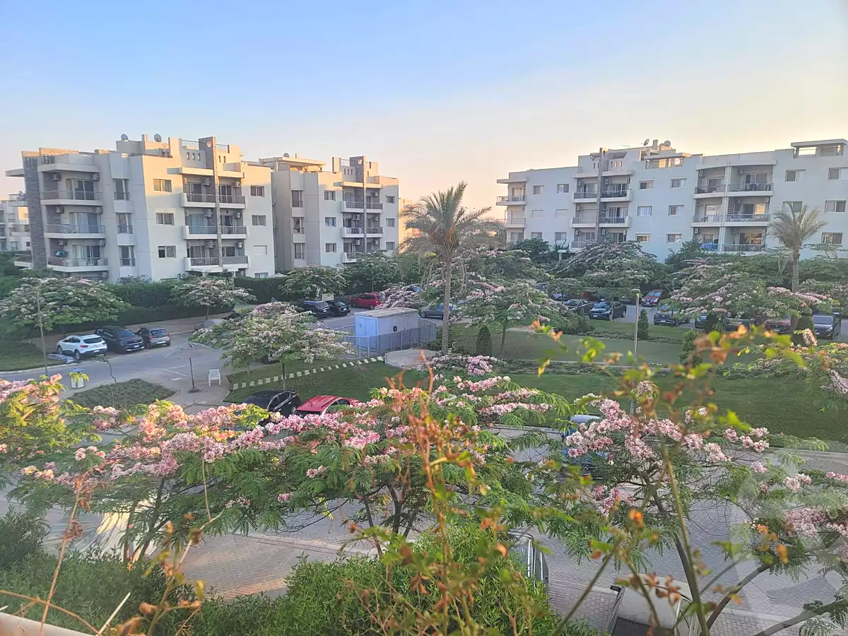 https://aqarmap.com.eg/ar/listing/6702353-for-sale-cairo-el-sheikh-zayed-city-compounds-dh-drys
