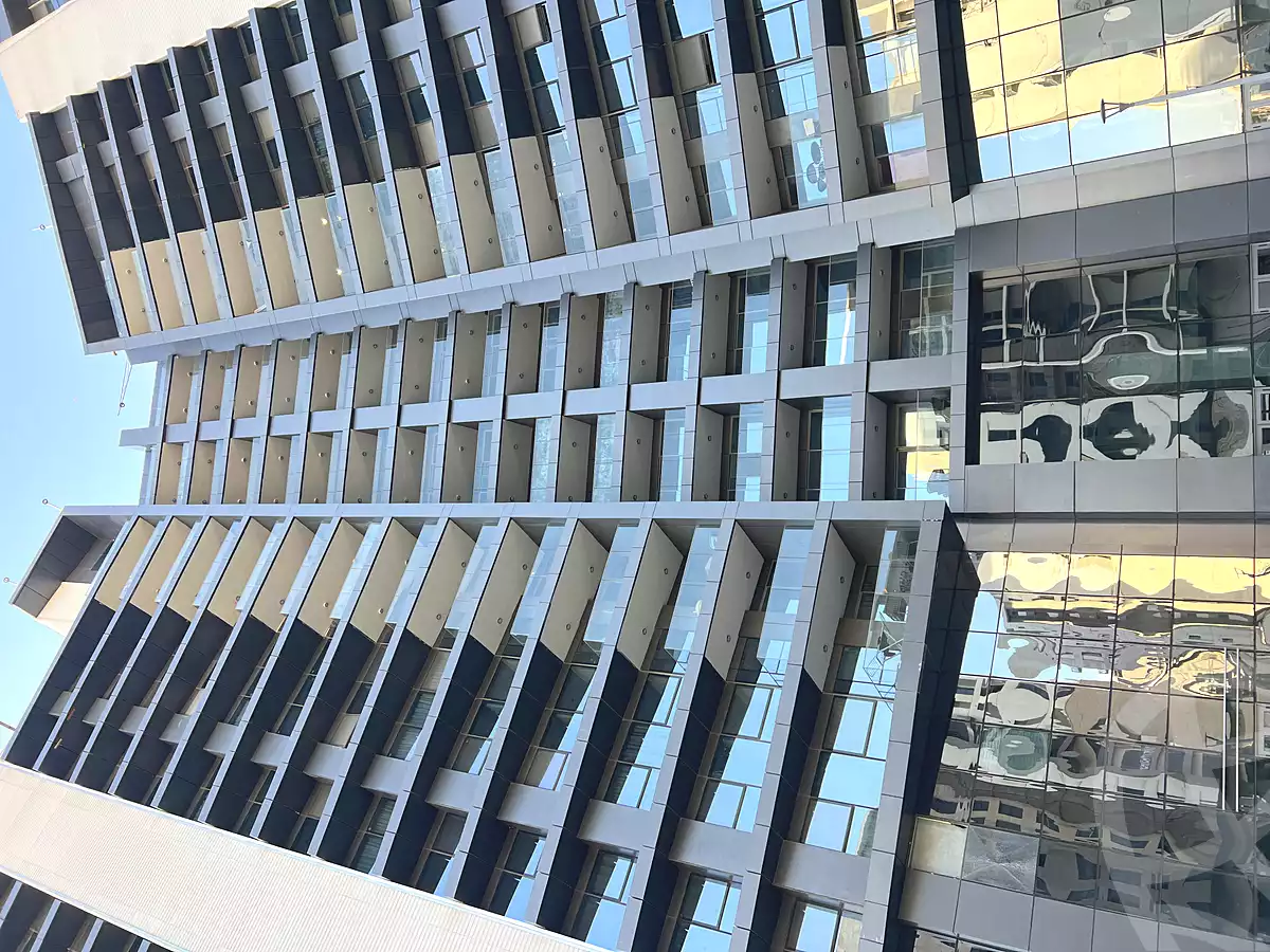 https://aqarmap.com.eg/ar/listing/6703063-for-rent-cairo-el-sheikh-zayed-city-compounds-zyd-wr-llttwyr-park-towers-zed-el-sheikh-zayed-compound
