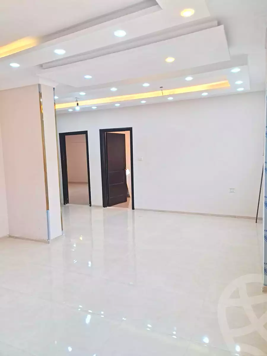 https://aqarmap.com.eg/ar/listing/6703463-for-sale-cairo-6th-of-october-el-ahyaa-neighborhood-3rd-al-hay-al-thalith-st