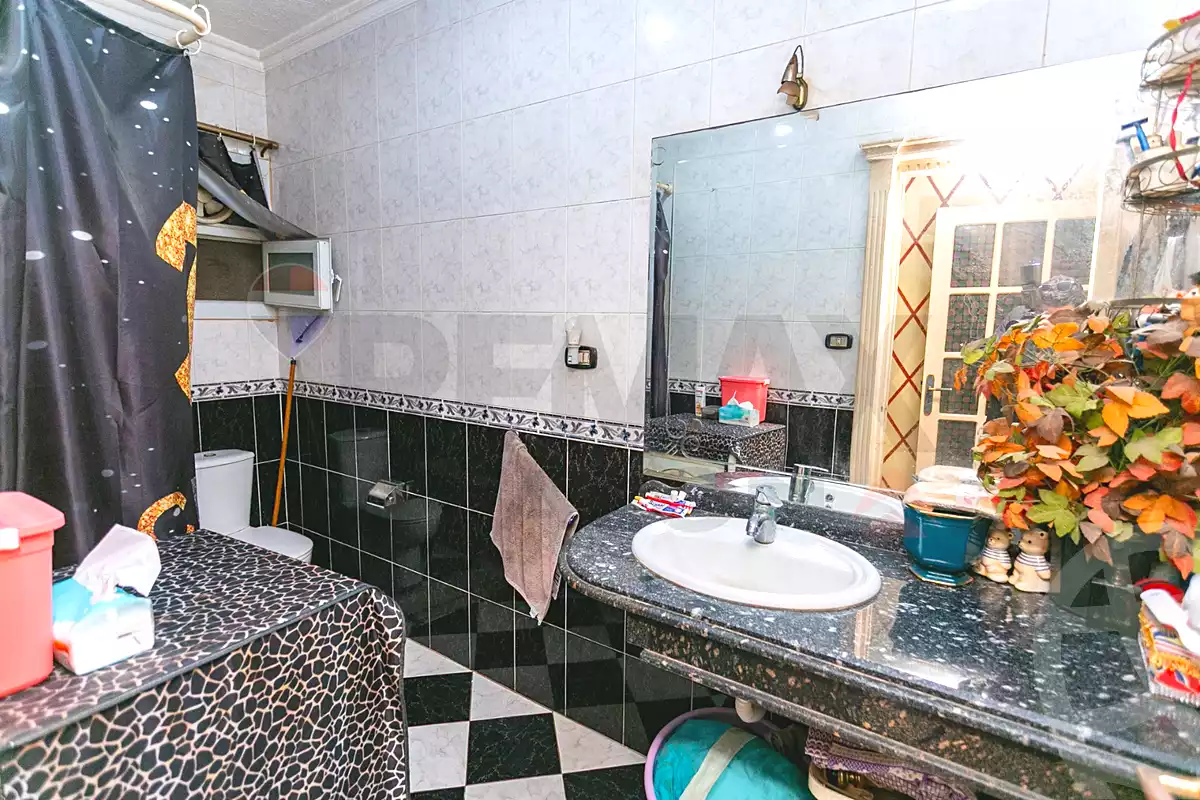 https://aqarmap.com.eg/en/listing/6703856-for-sale-alexandria-kafr-abdo-kafr-abdou-st