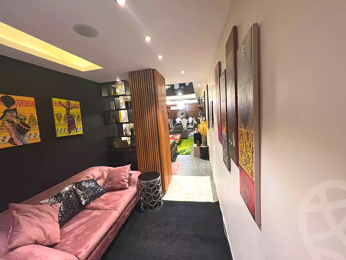 https://aqarmap.com.eg/ar/listing/6704782-for-sale-cairo-el-sheikh-zayed-city-compounds-kmbwnd-ljwmn