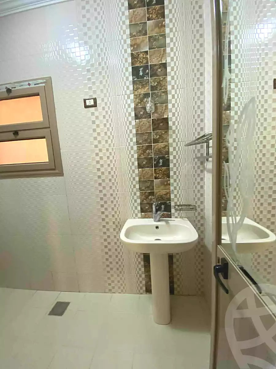 https://aqarmap.com.eg/ar/listing/6704981-for-rent-cairo-new-cairo-sharq-el-akadamiya-al-tahrir-st