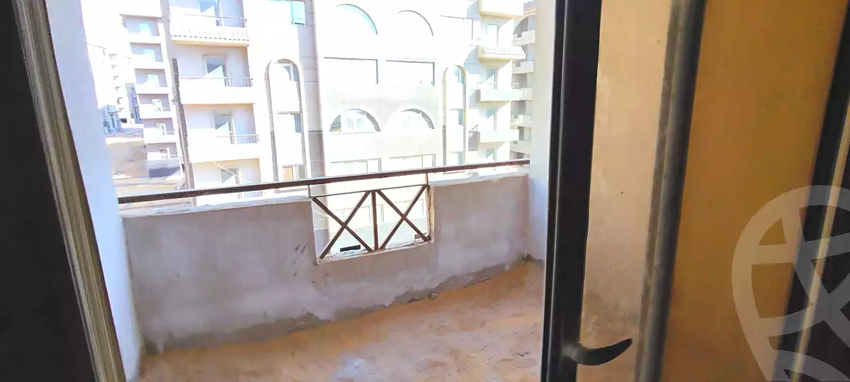 https://aqarmap.com.eg/ar/listing/6705734-for-sale-cairo-new-cairo-compounds-kmbwnd-jryn-twn-trw-llttwyr