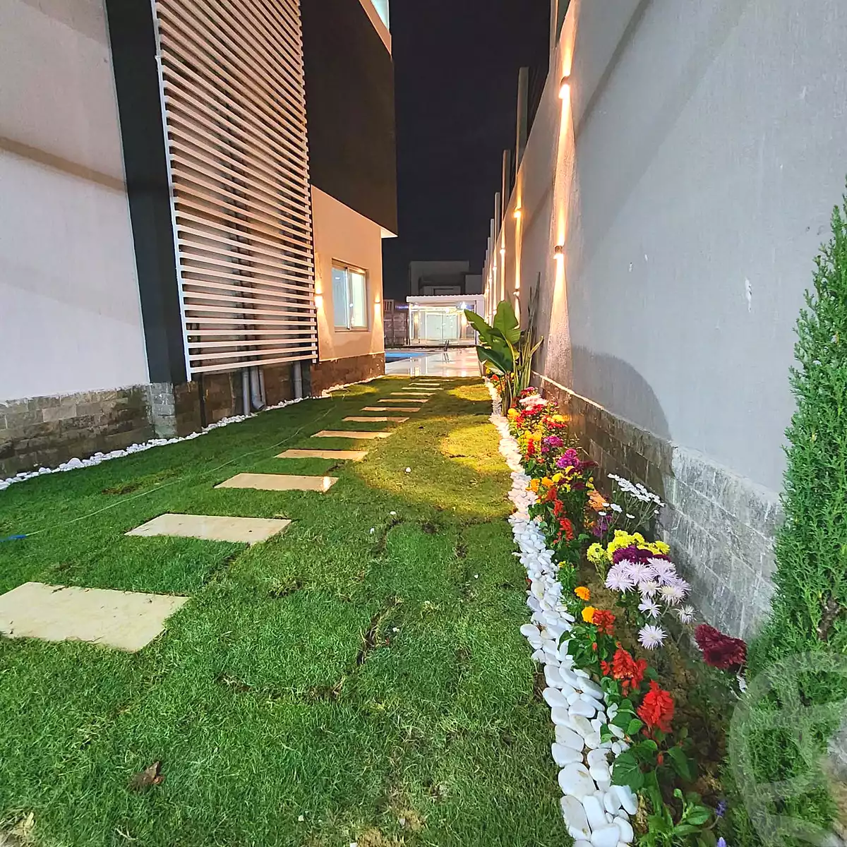 https://aqarmap.com.eg/en/listing/6707290-for-sale-cairo-el-sheikh-zayed-city-compounds-el-khamayel