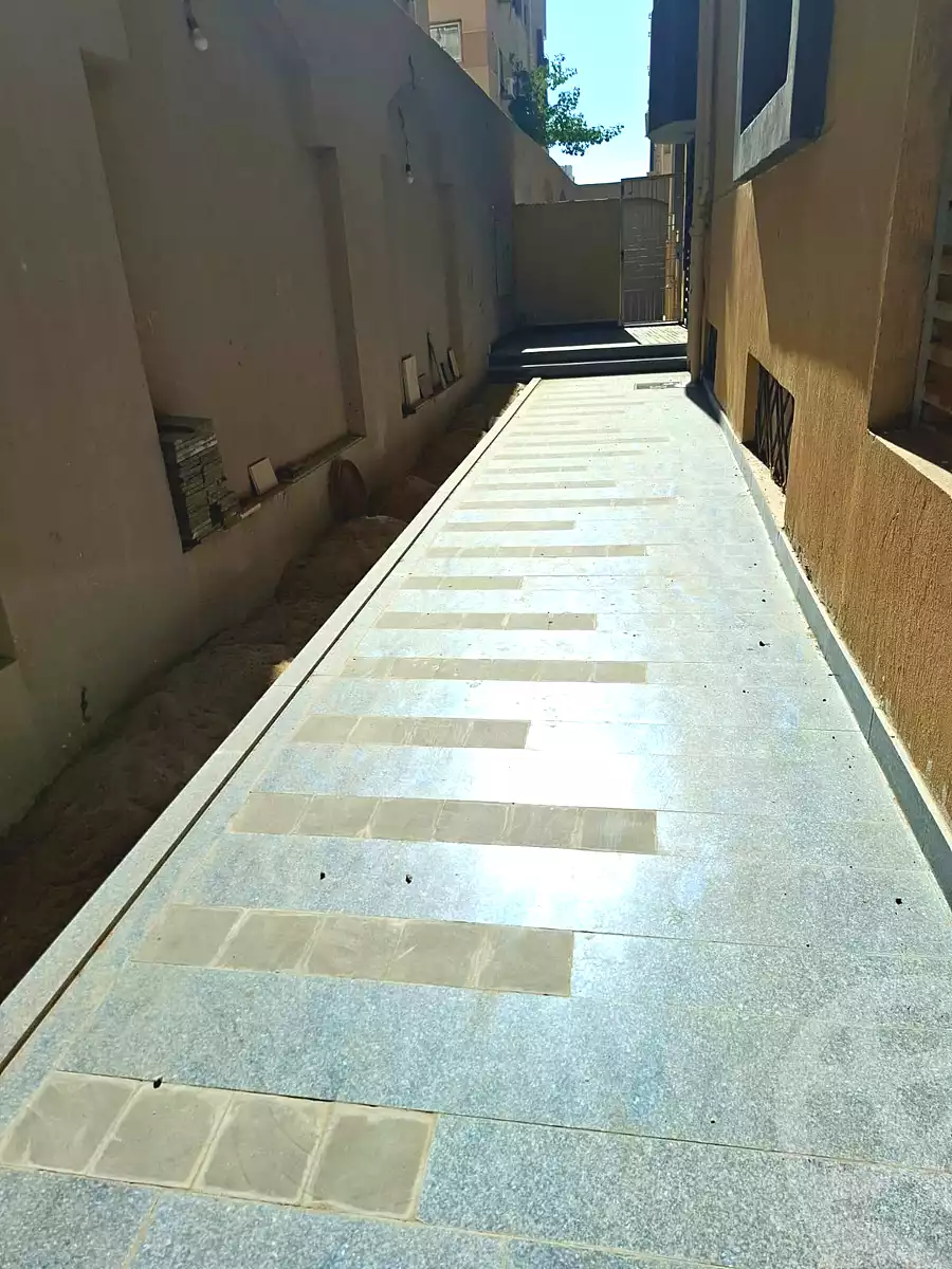 https://aqarmap.com.eg/ar/listing/6707347-for-sale-cairo-el-sheikh-zayed-city-el-hay-el-hady-ashaer-area-1-street-16