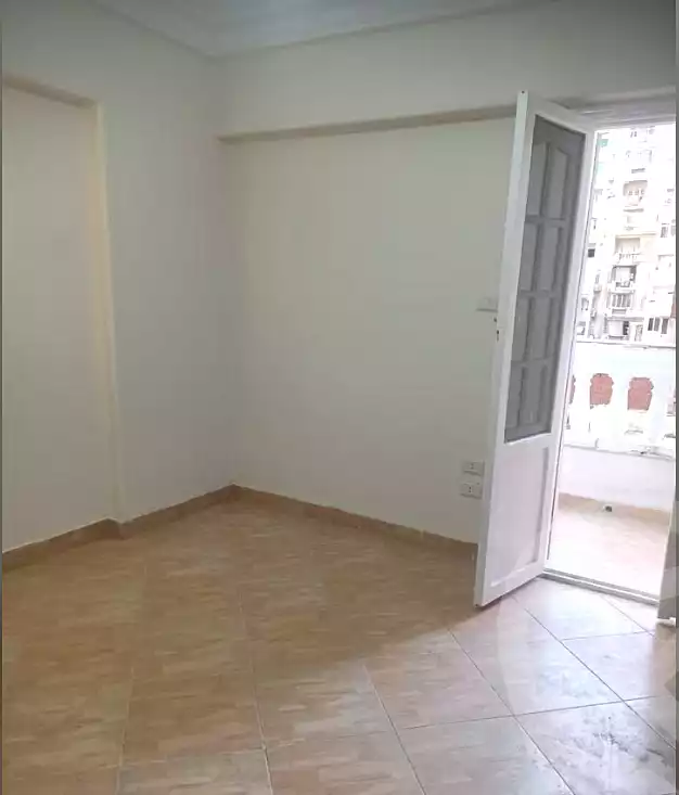 https://aqarmap.com.eg/ar/listing/6714496-for-sale-alexandria-miami-shr-jml-bd-lnsr
