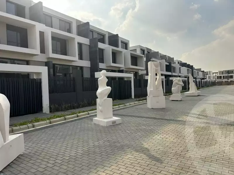 https://aqarmap.com.eg/ar/listing/6714869-for-sale-cairo-new-cairo-compounds-el-patio-town-compound-la-vista