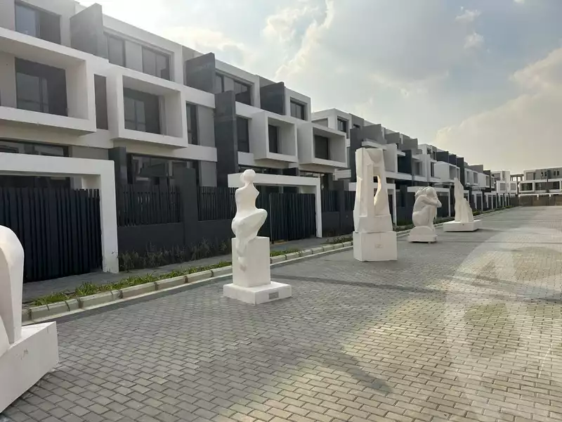 https://aqarmap.com.eg/ar/listing/6723230-for-sale-cairo-new-cairo-compounds-el-patio-town-compound-la-vista