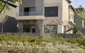 https://aqarmap.com.eg/ar/listing/6724390-for-sale-cairo-new-cairo-compounds-el-patio-town-compound-la-vista