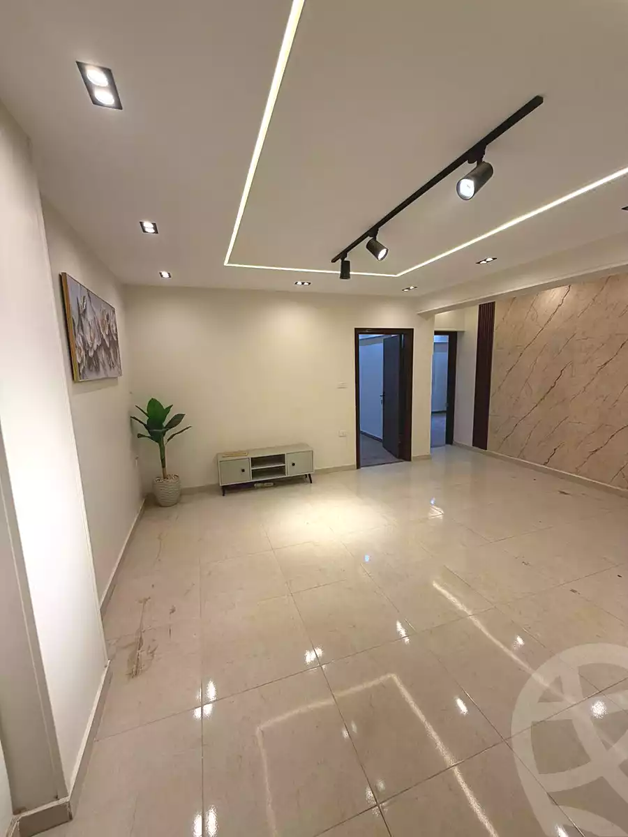 https://aqarmap.com.eg/ar/listing/6725721-for-sale-cairo-6th-of-october-el-ahyaa-neighborhood-3rd-al-hay-al-thalith-st