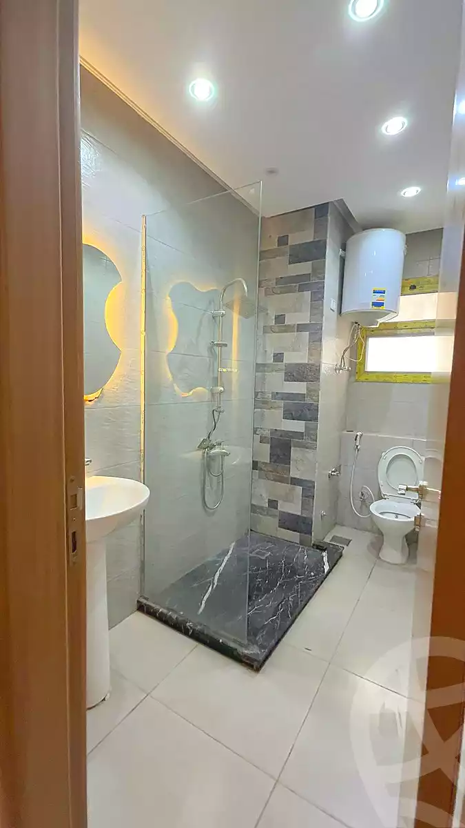 https://aqarmap.com.eg/ar/listing/6726015-for-sale-cairo-el-maadi-compounds-kmbwnd-wn-qtmyh-m-mr-lmrshdy
