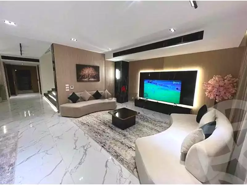 https://aqarmap.com.eg/ar/listing/6726009-for-rent-cairo-new-cairo-compounds-hyde-park-centre-ville-hyde-park