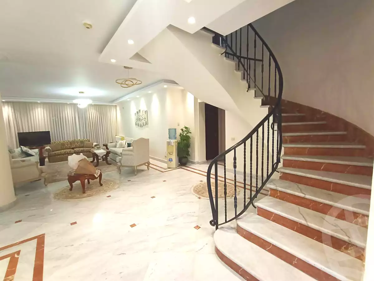 https://aqarmap.com.eg/ar/listing/6728555-for-sale-cairo-el-sheikh-zayed-city-compounds-el-rabwa