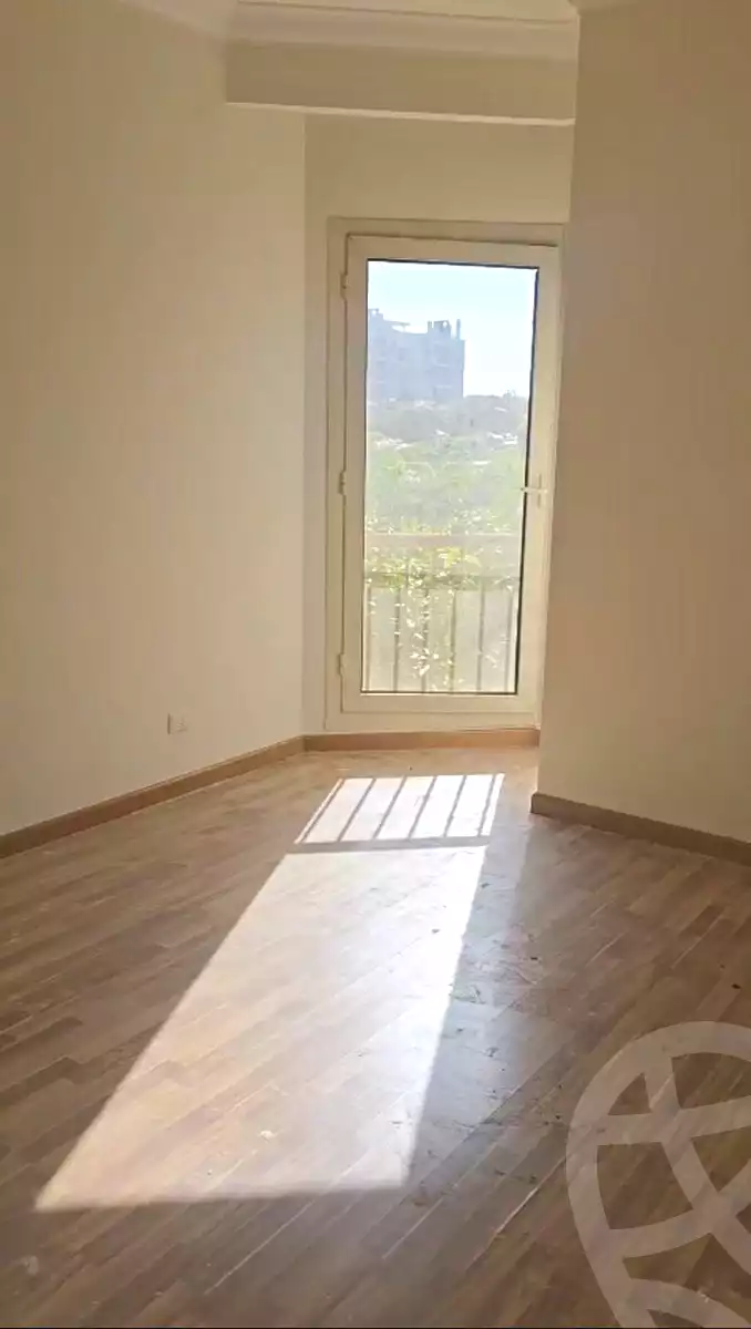 https://aqarmap.com.eg/en/listing/6733515-for-rent-cairo-el-sheikh-zayed-city-compounds-dh-drys