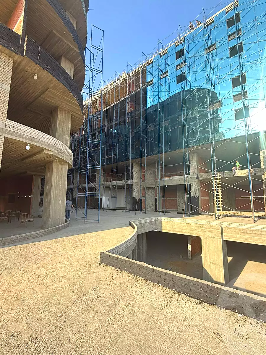 https://aqarmap.com.eg/ar/listing/6742975-for-sale-cairo-el-sheikh-zayed-city-compounds-101-mall-premium