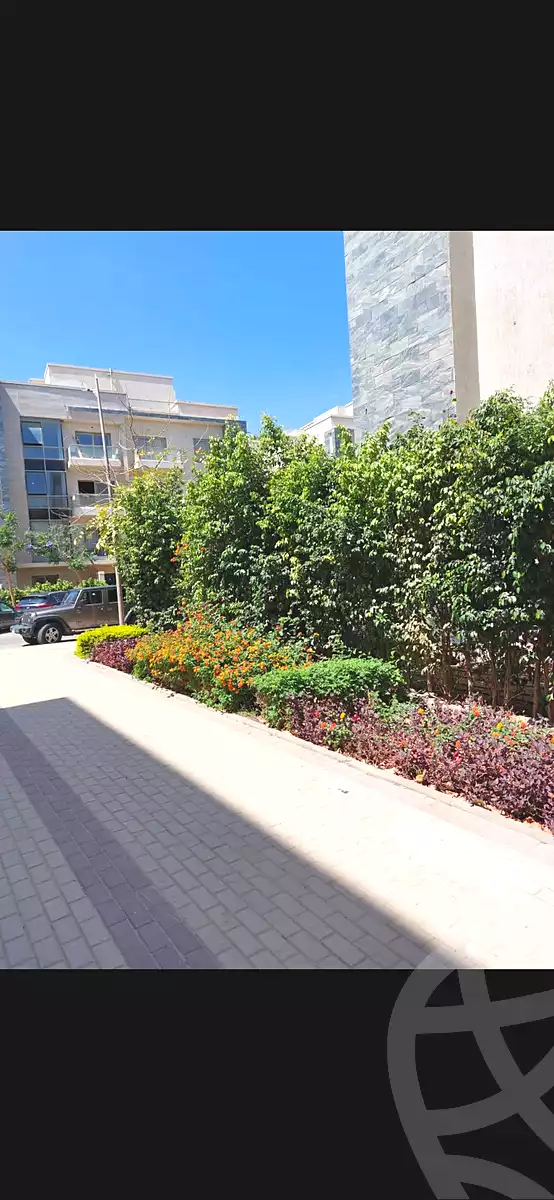 https://aqarmap.com.eg/en/listing/6743141-for-sale-cairo-new-cairo-compounds-galleria-moon-valley