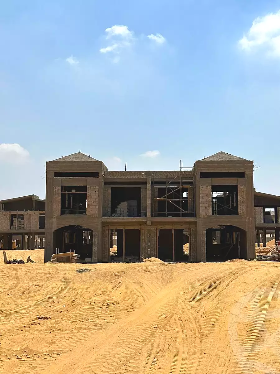 https://aqarmap.com.eg/ar/listing/6747637-for-sale-cairo-el-sheikh-zayed-city-compounds-kmbwnd-fyldj-wyst-dr-llttwyr