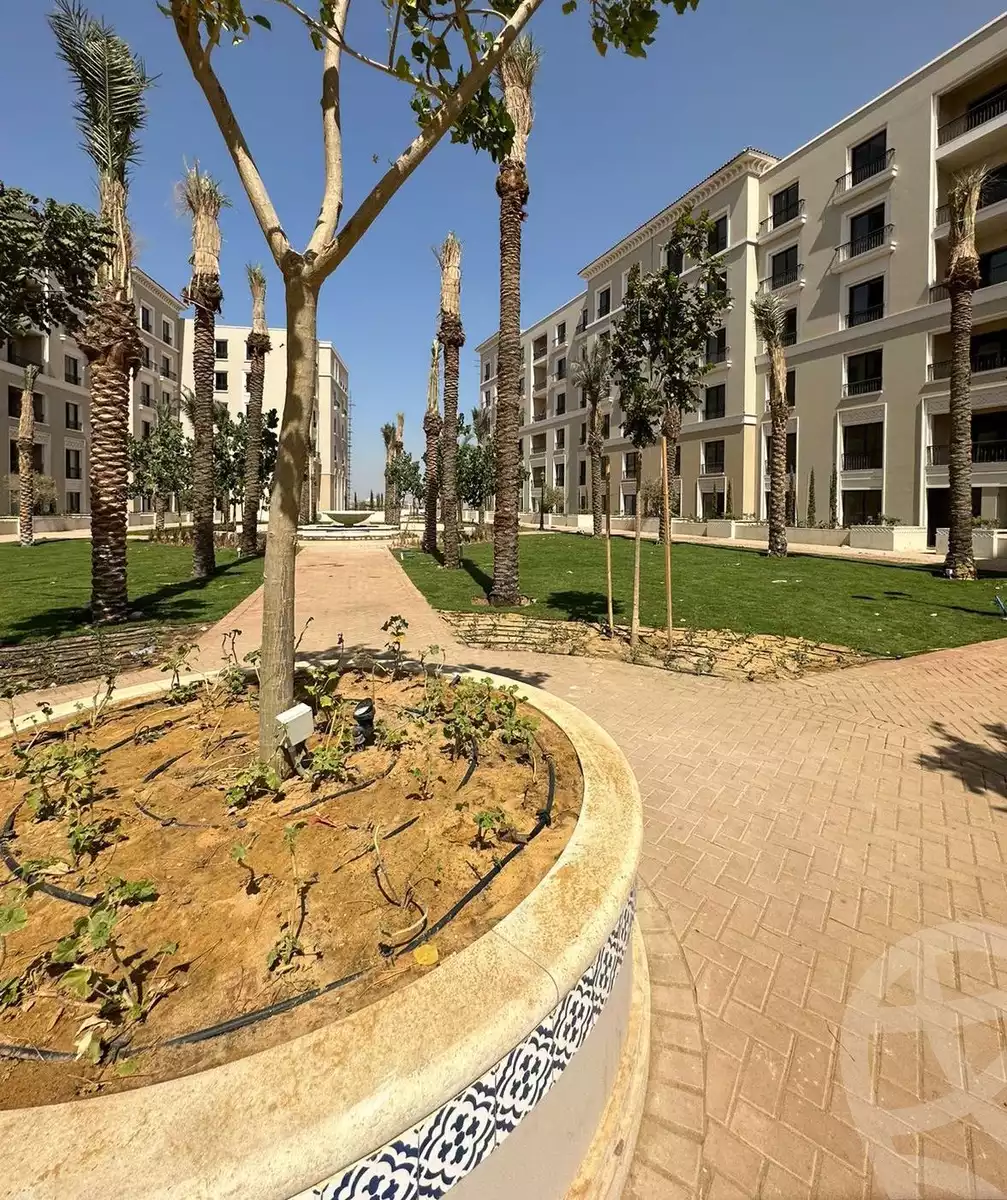 https://aqarmap.com.eg/ar/listing/6747789-for-sale-cairo-el-sheikh-zayed-city-compounds-kmbwnd-fyldj-wyst-dr-llttwyr