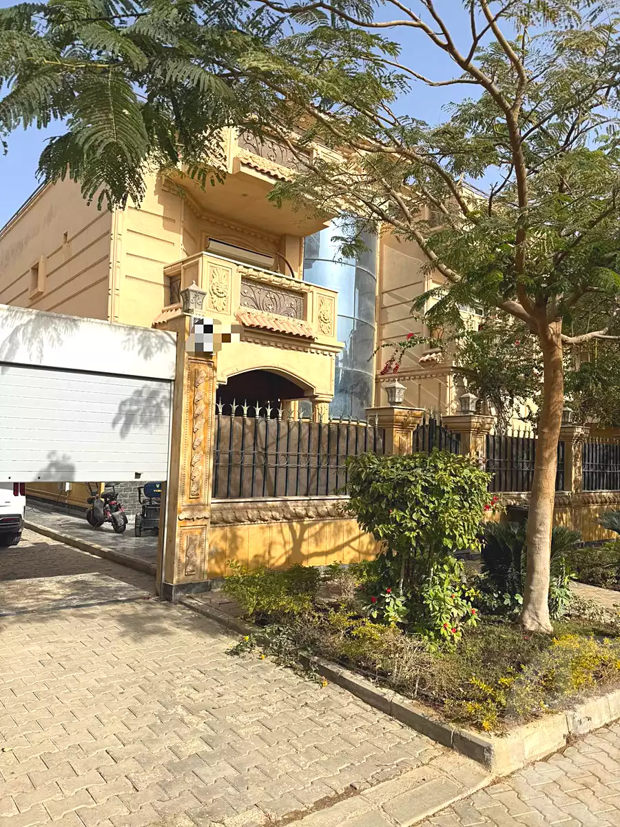 https://aqarmap.com.eg/ar/listing/6747970-for-sale-cairo-6th-of-october-compounds-dream-land-rose-ville