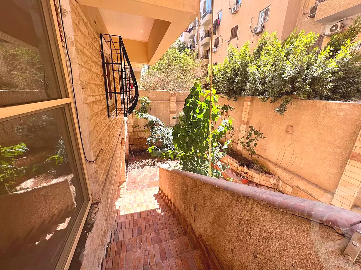 https://aqarmap.com.eg/ar/listing/6749953-for-sale-cairo-6th-of-october-el-ahyaa-neighborhood-2nd-divided-from-al-kafrawei-st