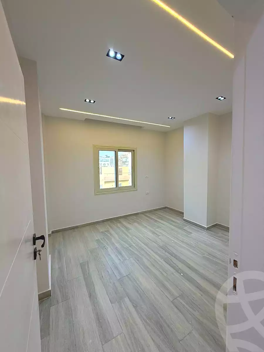 https://aqarmap.com.eg/ar/listing/6750248-for-sale-cairo-6th-of-october-el-ahyaa-neighborhood-3rd-al-hay-al-thalith-st