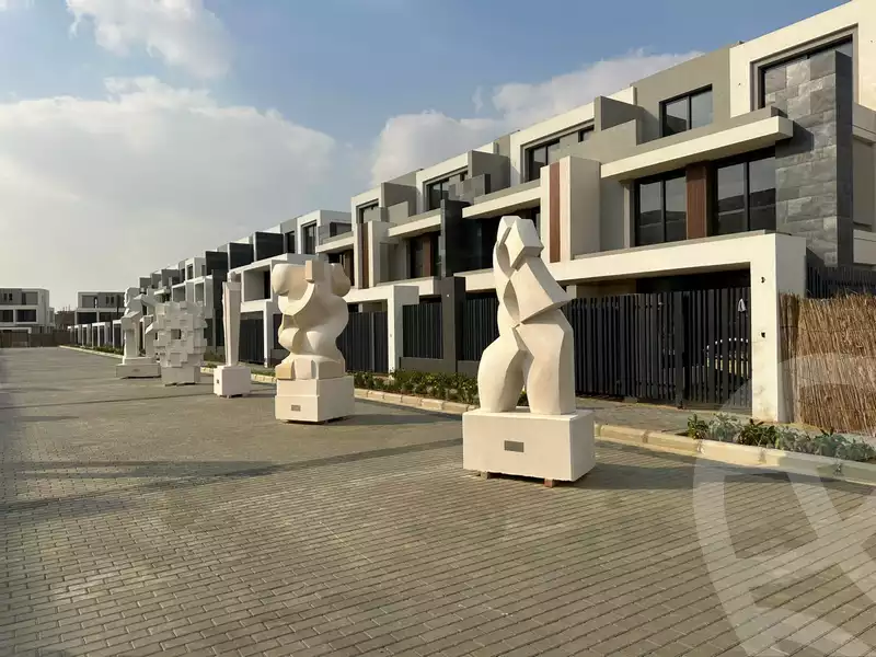 https://aqarmap.com.eg/ar/listing/6750486-for-sale-cairo-new-cairo-compounds-el-patio-town-compound-la-vista