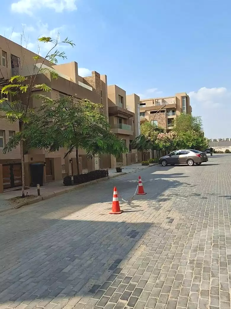 https://aqarmap.com.eg/en/listing/6750744-for-sale-cairo-6th-of-october-compounds-rayos