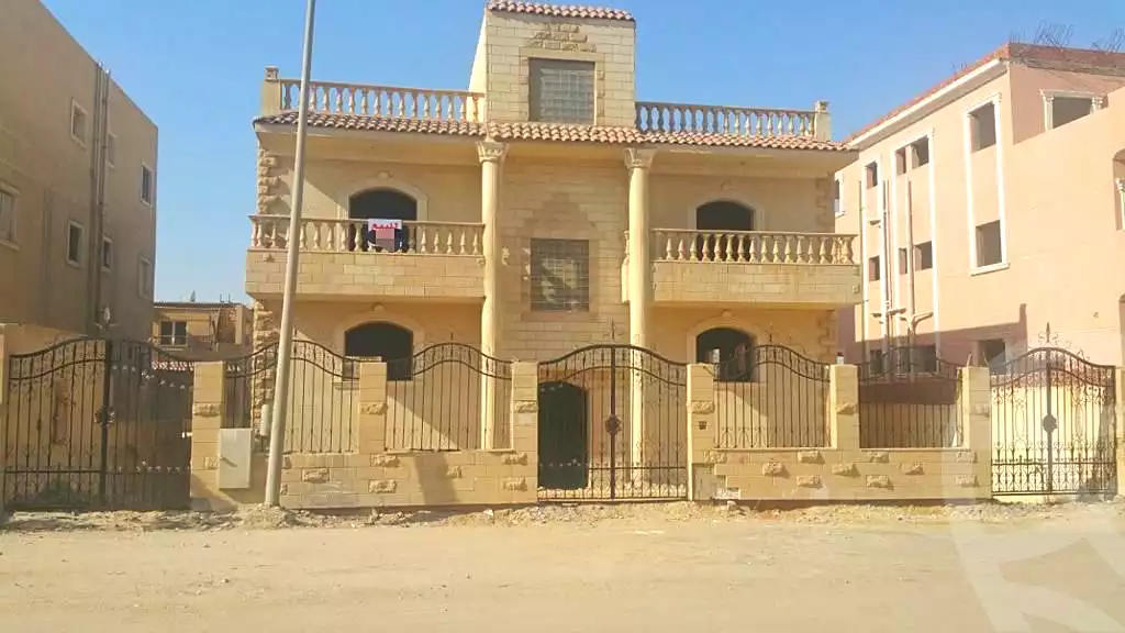 https://aqarmap.com.eg/ar/listing/6751903-for-sale-cairo-el-sheikh-zayed-city-compounds-el-yasmeen-compound