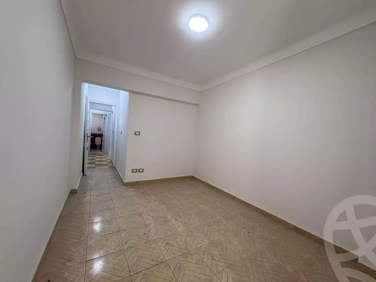 https://aqarmap.com.eg/ar/listing/6752787-for-sale-alexandria-el-asafra-shr-45