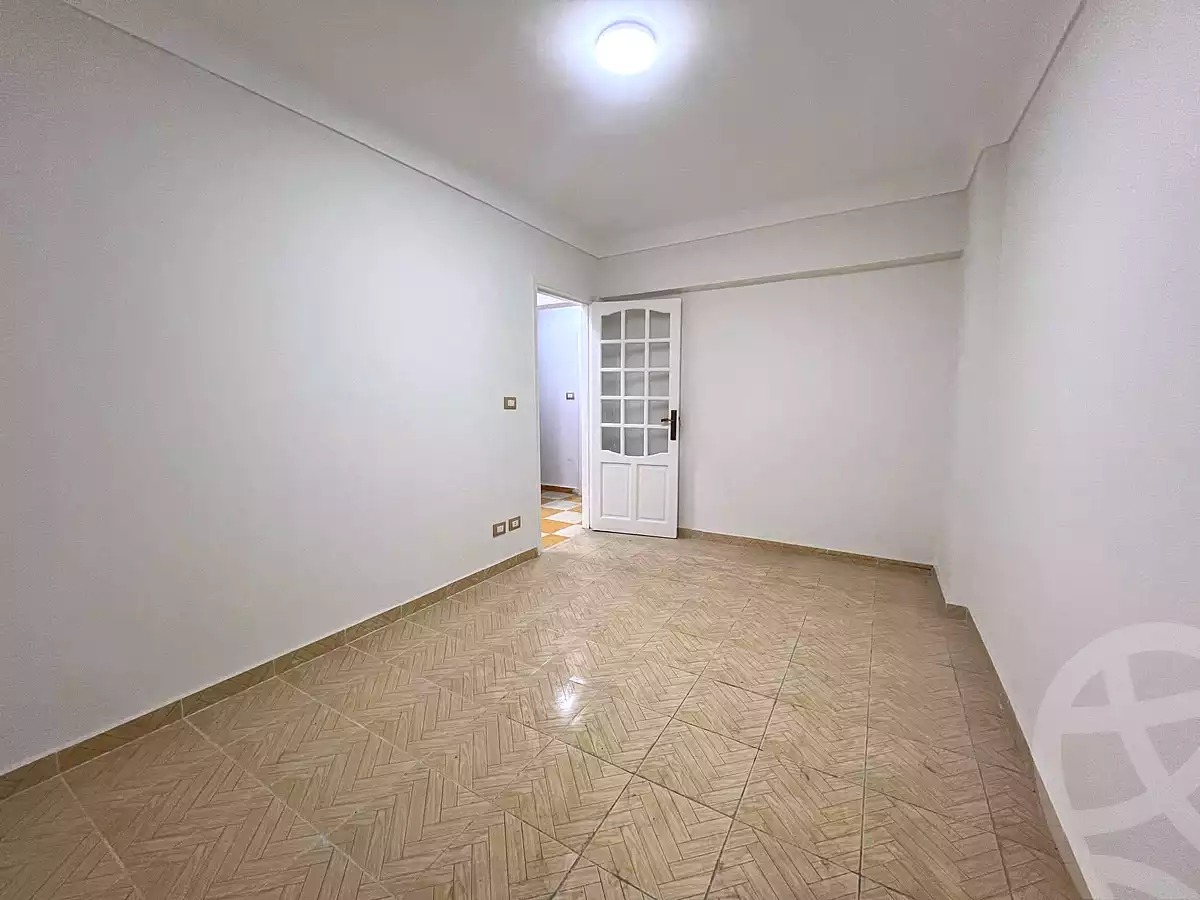 https://aqarmap.com.eg/ar/listing/6752787-for-sale-alexandria-el-asafra-shr-45