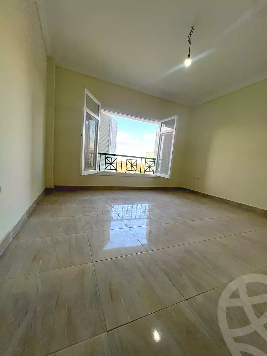 https://aqarmap.com.eg/ar/listing/6753108-for-sale-cairo-el-sheikh-zayed-city-compounds-el-khamayel