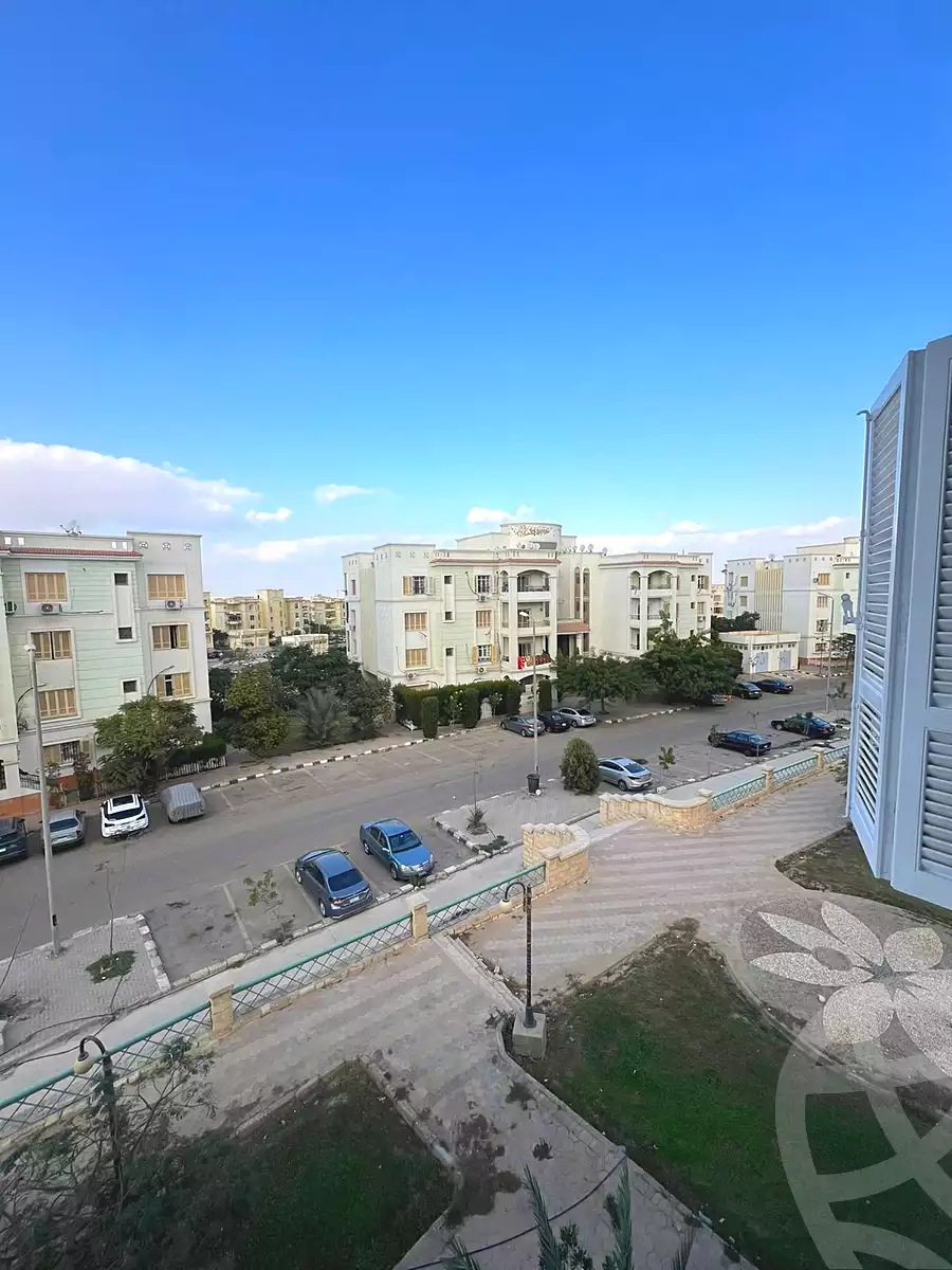 https://aqarmap.com.eg/ar/listing/6753108-for-sale-cairo-el-sheikh-zayed-city-compounds-el-khamayel