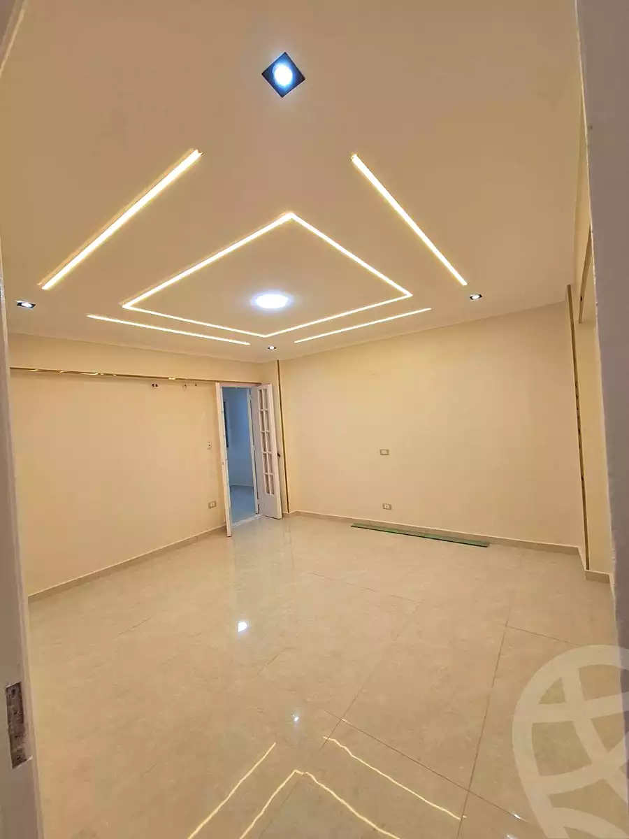 https://aqarmap.com.eg/ar/listing/6754974-for-sale-alexandria-el-asafra-shr-45