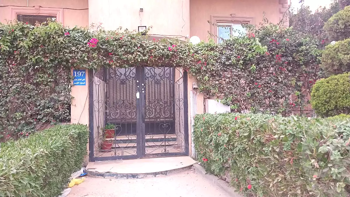 https://aqarmap.com.eg/ar/listing/6755725-for-sale-cairo-el-sheikh-zayed-city-el-hay-el-hady-ashaer-area-1-street-16