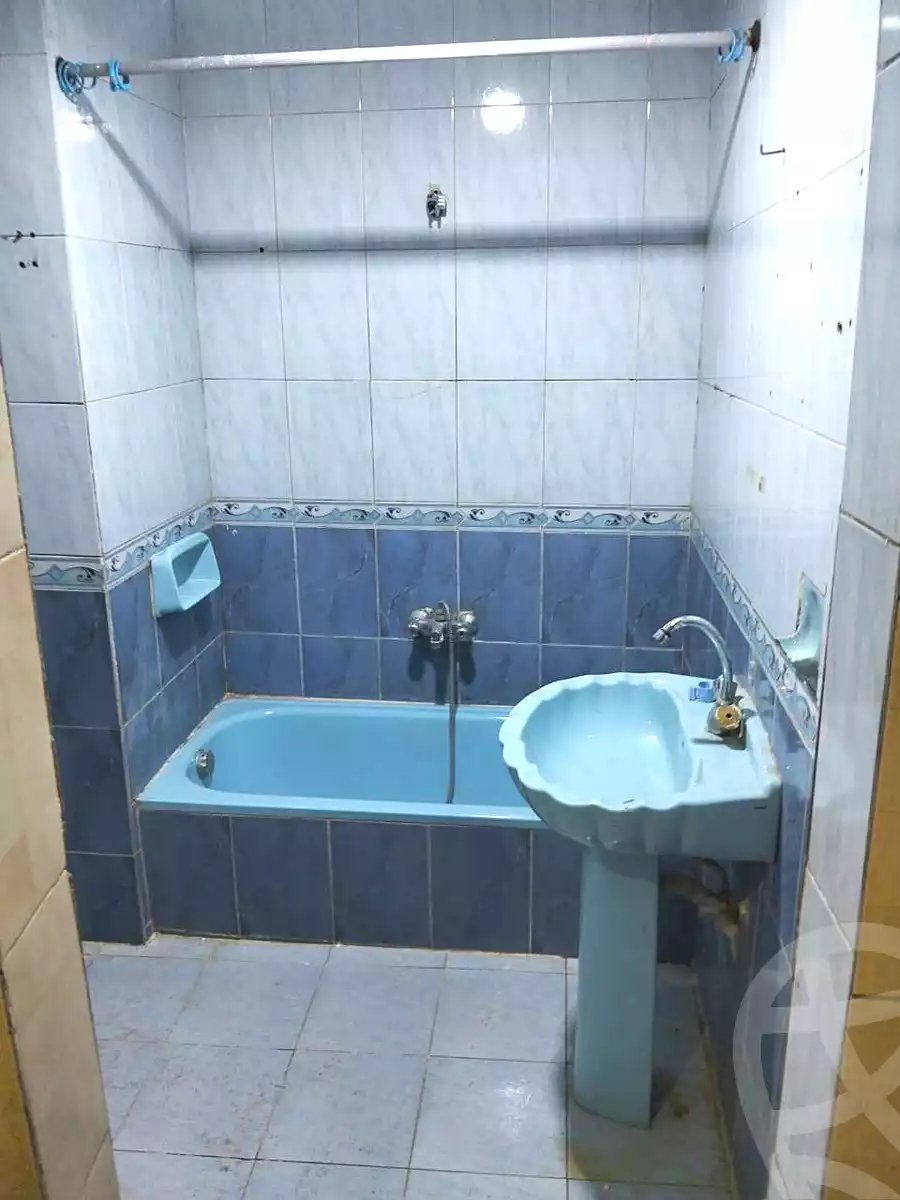 https://aqarmap.com.eg/ar/listing/6756878-for-sale-cairo-helwan-helwan-el-sharkeya-gaafar-st