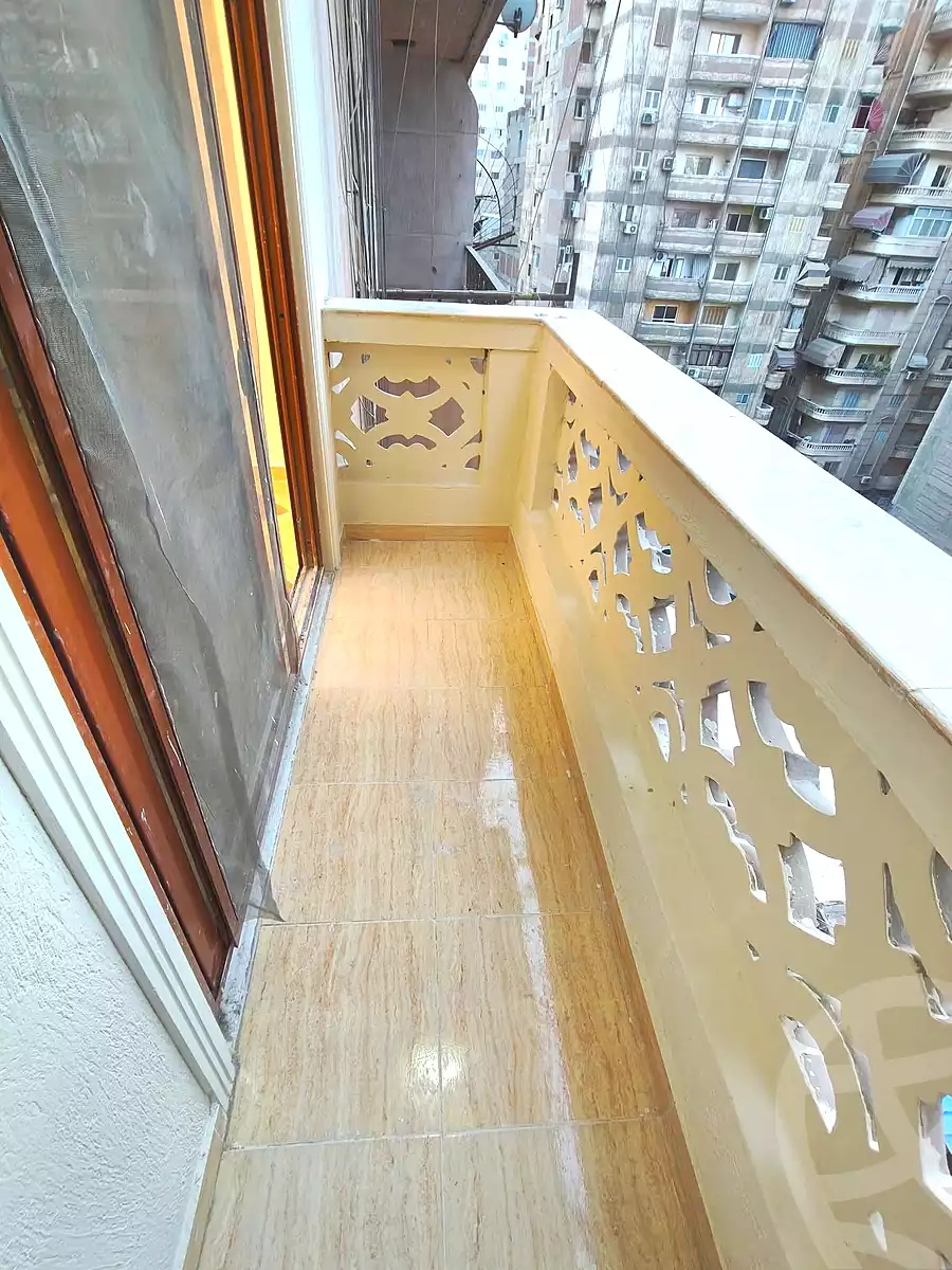 https://aqarmap.com.eg/ar/listing/6757319-for-sale-alexandria-sydy-bshr-sydy-bshr-bhry-shr-mhmd-njyb