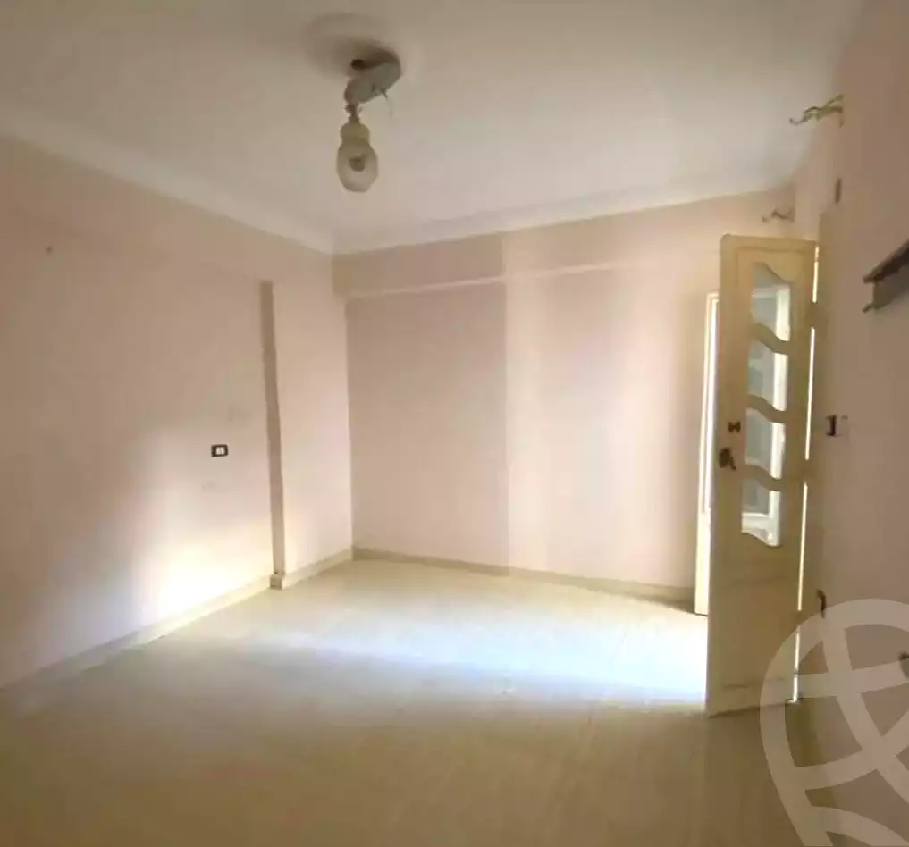 https://aqarmap.com.eg/en/listing/6759336-for-sale-alexandria-camp-cesar-abd-el-moneim-sanad-st